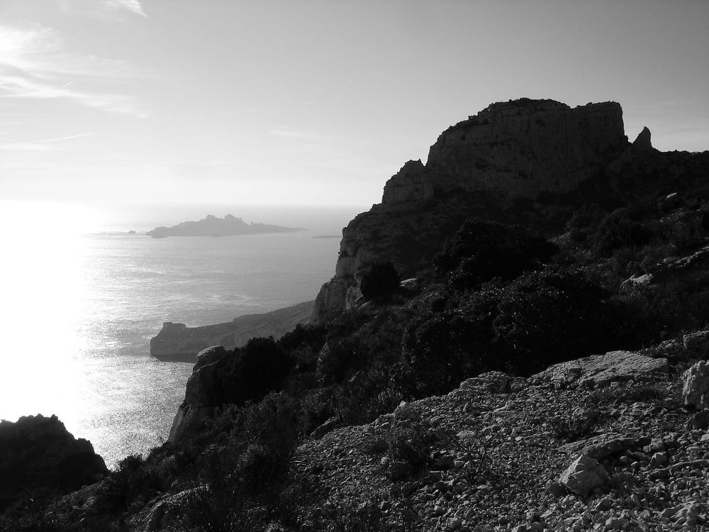 Noir et blanc : Riou, Cap Morgiou, Candelle