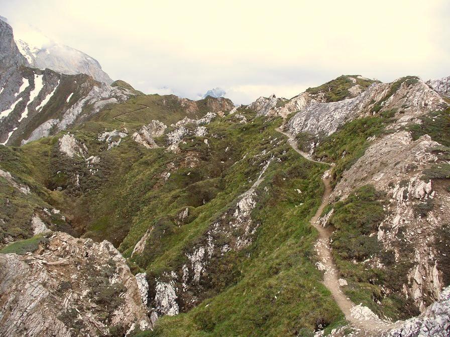 Crête du Mont Charvet : ... des montagnes russes ...
