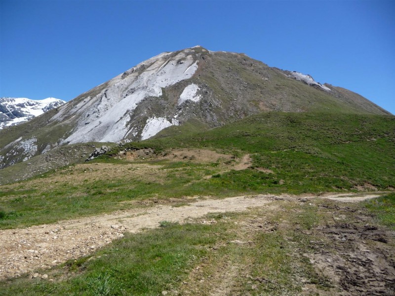 Petit Mont Blanc : Le Petit Mont Blanc vu du col.
