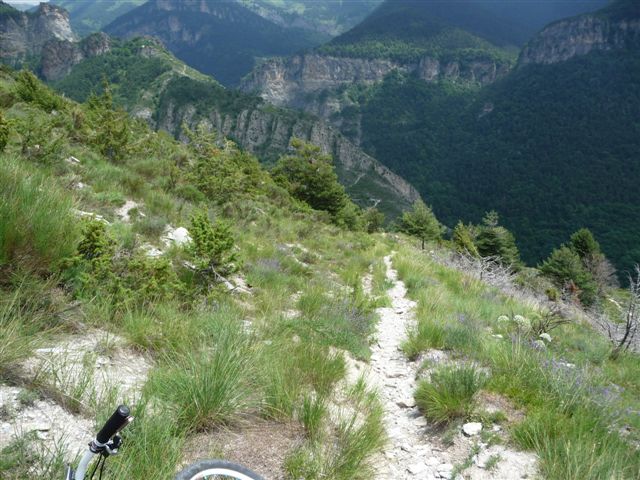 descente de G. lamentargue : tres belle deuxieme descente.. da granges lamentargue au lac (privee) de la Pia