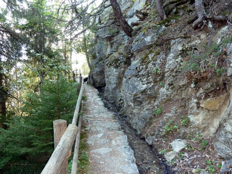 Bisse de la Tsandra : Bel empierrement