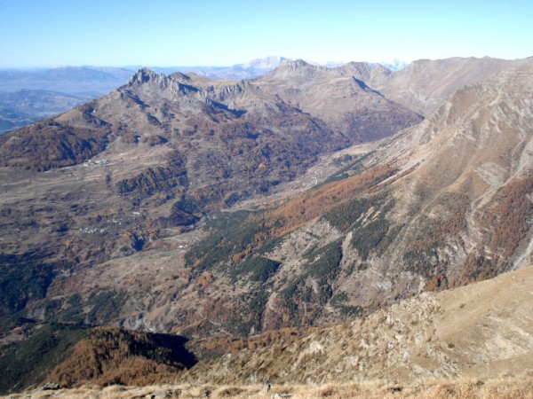 Mont Guillaume : Vers réallon: les Hautes Alpes ultra sêches....
