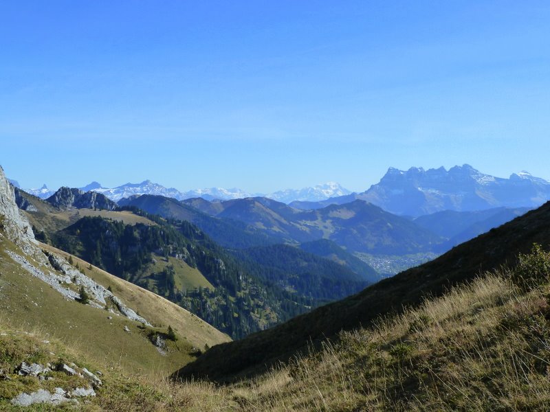 Pas de la Bosse : Descente du Pas de la Bosse face au Valais