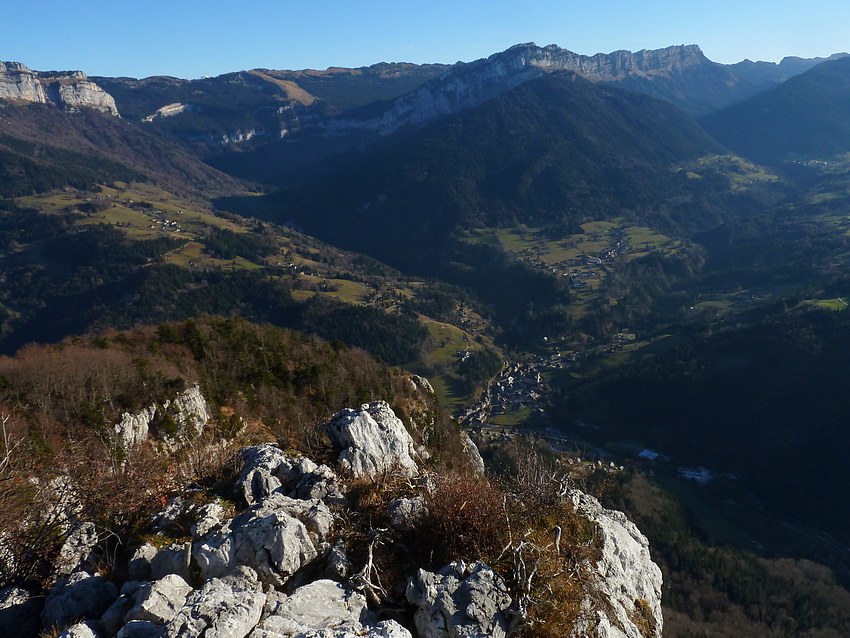 Roche Veyrand : Plongeon sur St Pierre d'Entremont