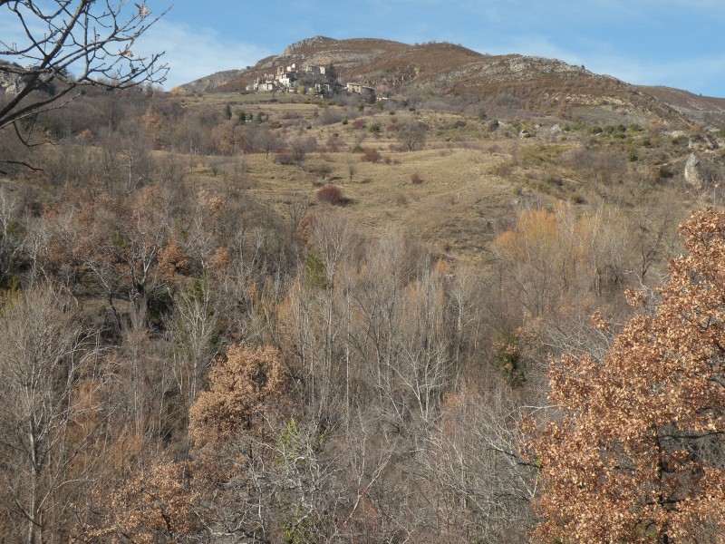 Photo1 : Courbons, joli village perché