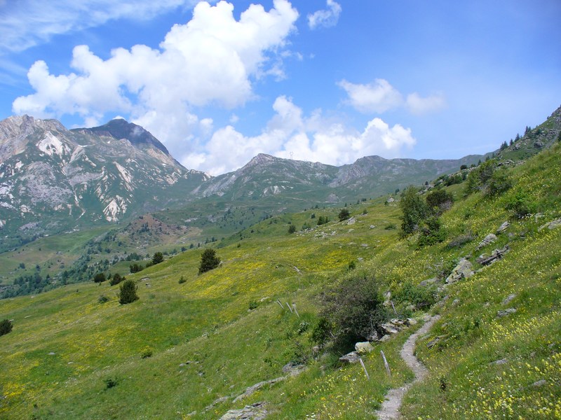 Sentier Montée : Paisible sentier balcon