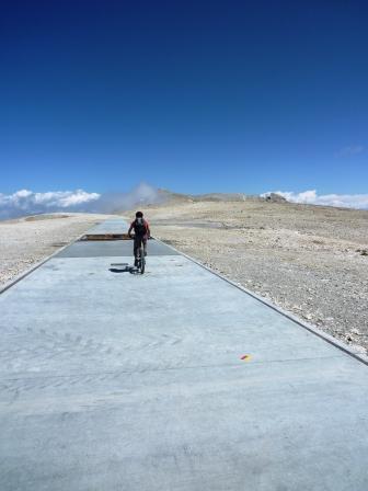 Plateau de Bure : ou piste cyclable pour extraterrestres ?