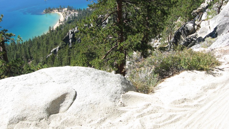 #16 Lac Tahoe : granit sur le sentier, granit sur la plage Lac Tahoe : granit sur le sentier, granit sur la plage