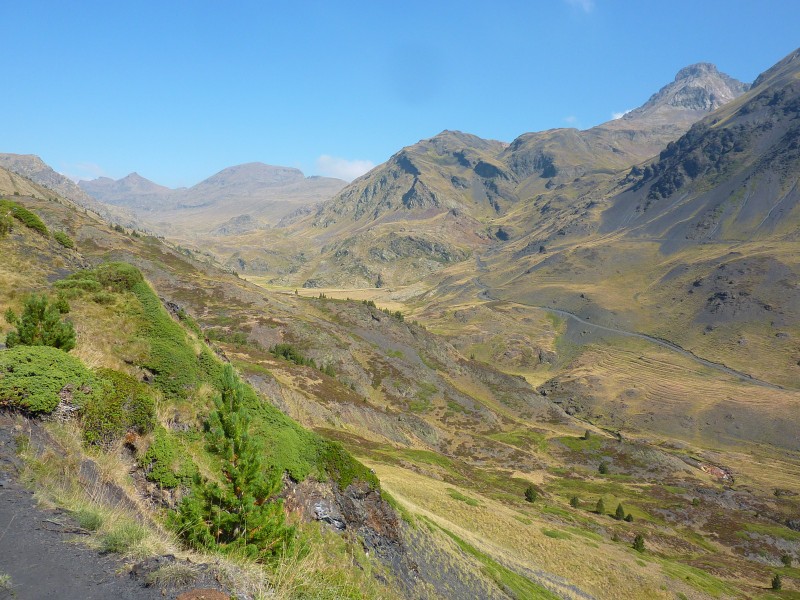 #3 Mines de Liat : Le Maubermé et la piste qui monte aux mines de Liat Mines de Liat : Le Maubermé et la piste qui monte aux mines de Liat