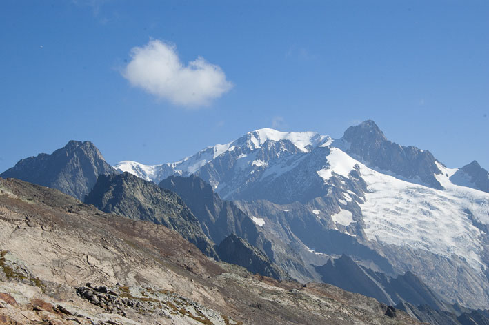 Tête N des Fours : Col des Fours avec au fond l'aiguille des Glaciers