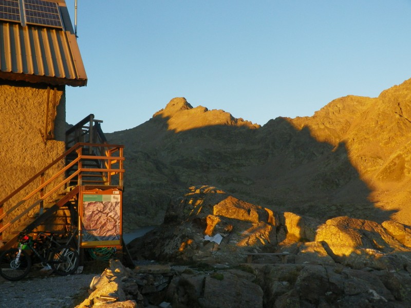 Rabuons : Le refuge s'embrase...
