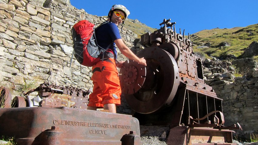 Vieille mine de cuivre : On joue avec les vieilles machines encore là