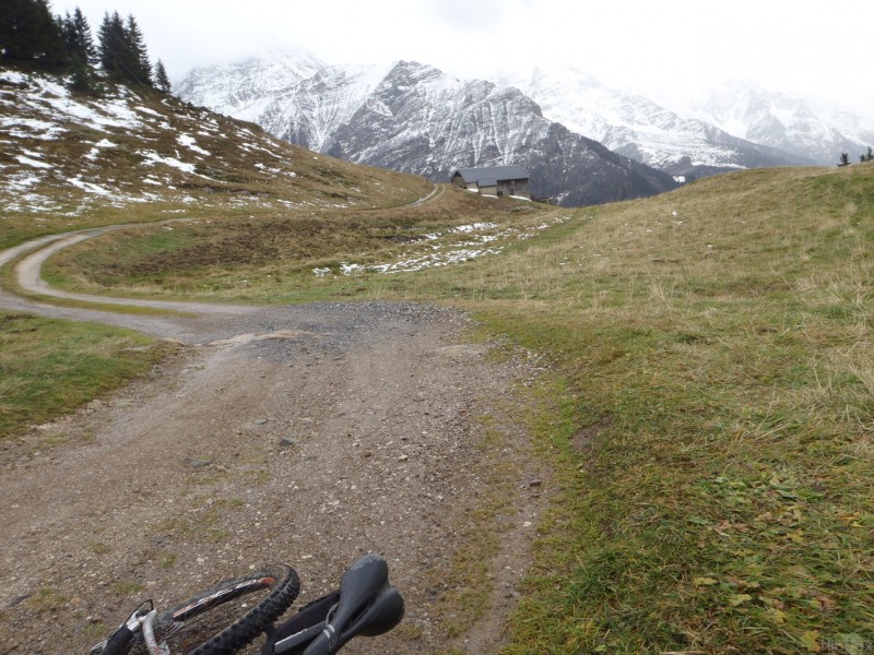 #10 Charme : Les chemins sont parfaits, la neige a complètement disparu. Charme : Les chemins sont parfaits, la neige a complètement disparu.
