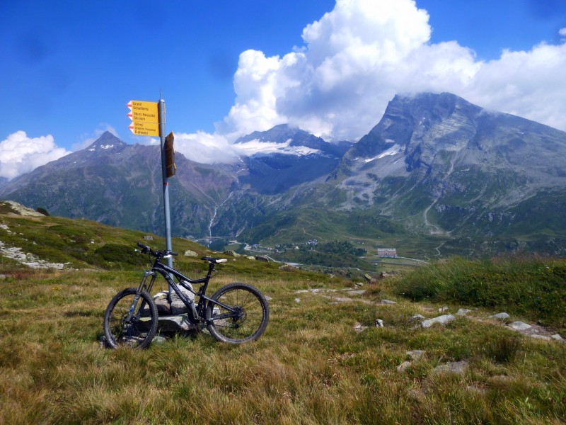 point 2149 : vu sur le col du Simplon et fin de la descente