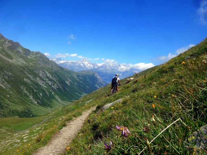 vallon du Nanztal : sur l'autre versant, le single est roulant aussi