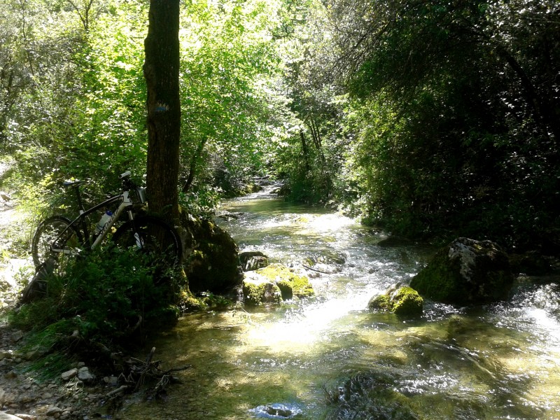 ruisseau de Peyruis, sympa les passages à gué