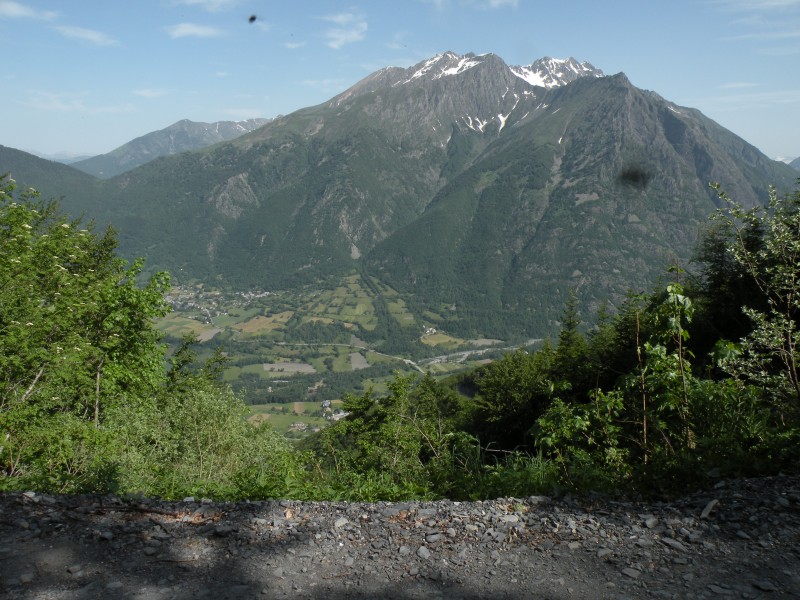 photo1 : Valbonnais en bas et le massif du Coiro au dessus, c'est pas encore roulable pour le sommet