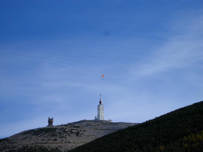 Le sommet vu depuis la station du Mont-Serein