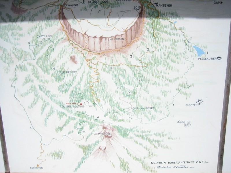 Le plan des cicuits dispo au Col des Guérins